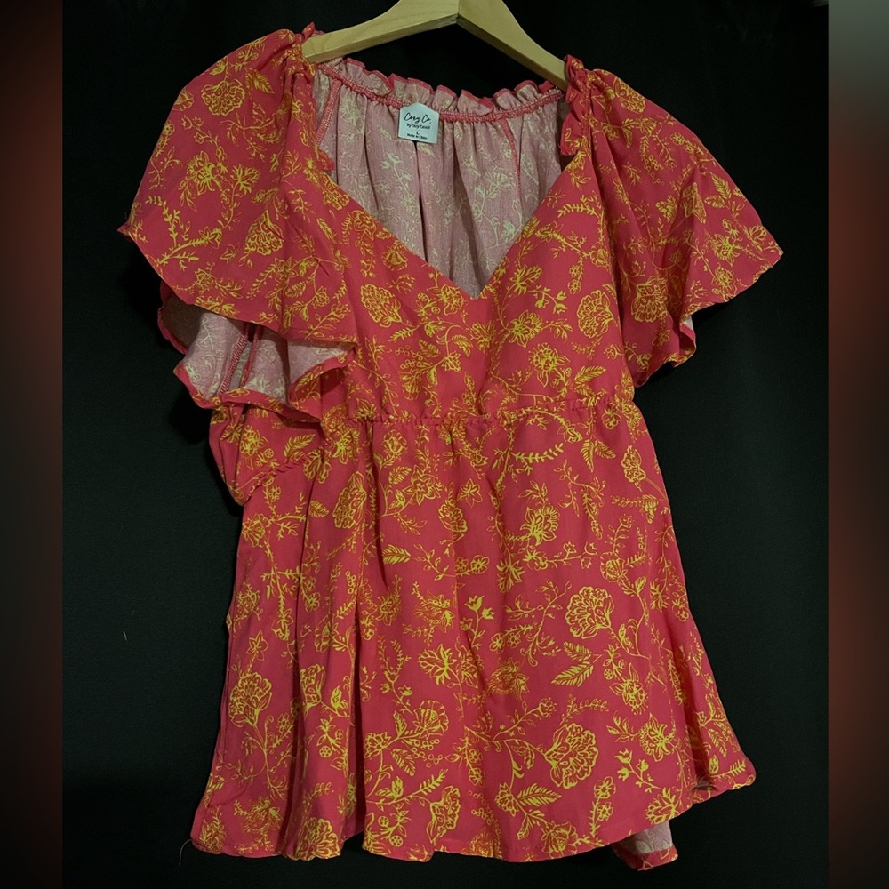 Paper Dolls Blouse with flowy sleeves